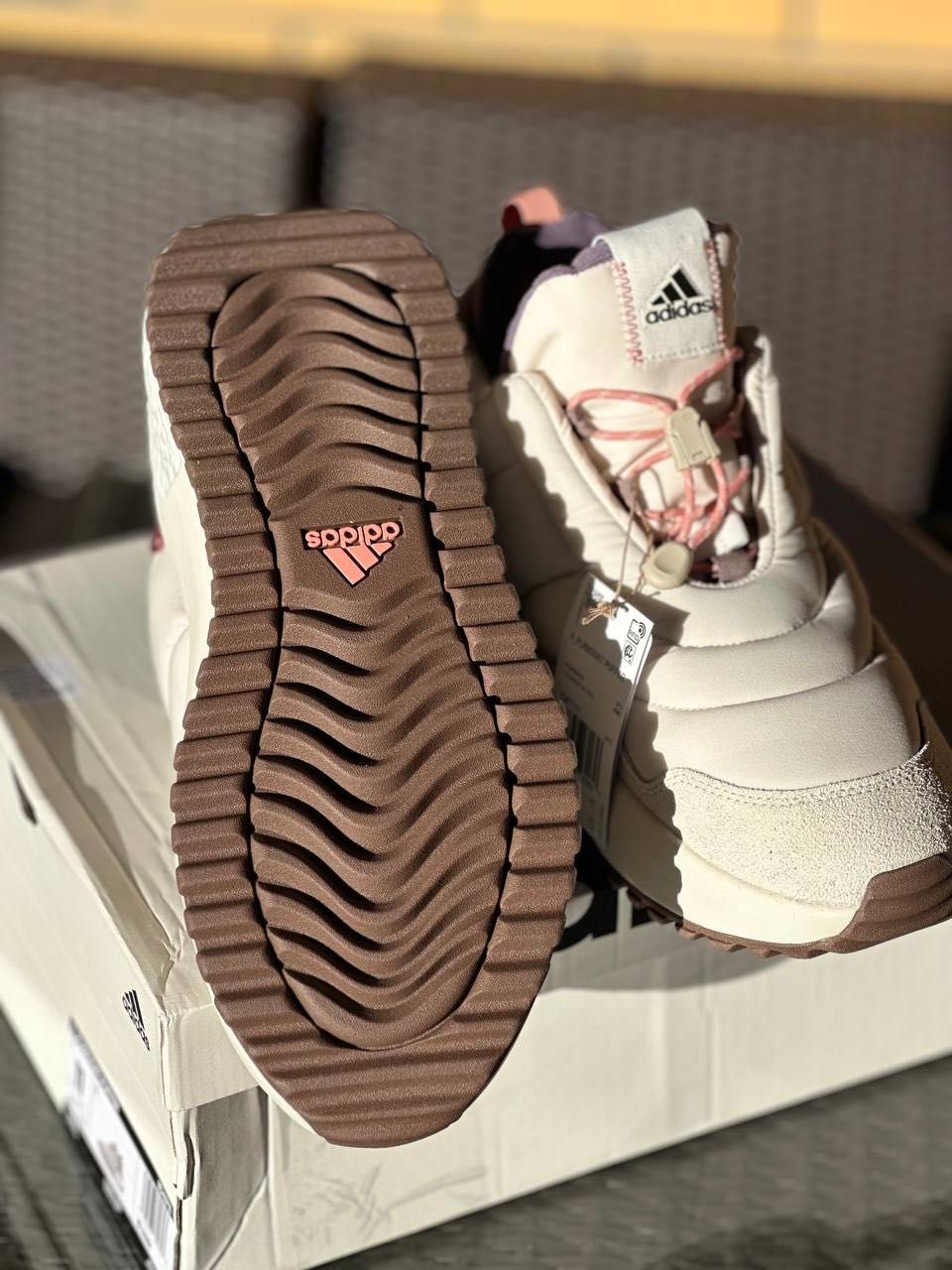 Чоботи adidas замовлені з Америки