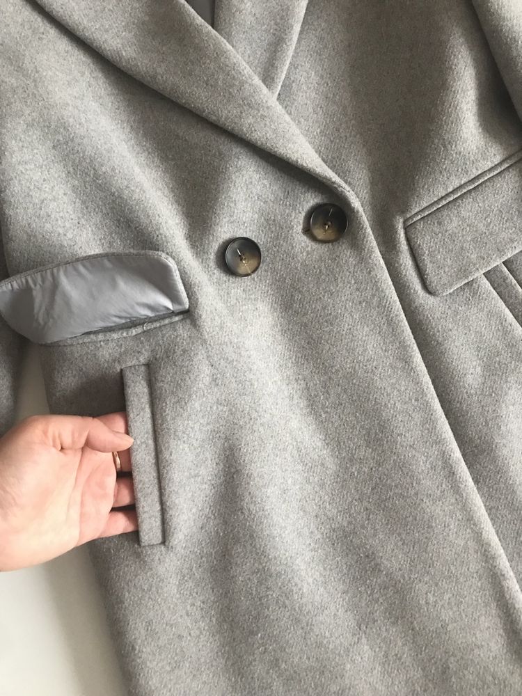 Пальто від Stradivarius