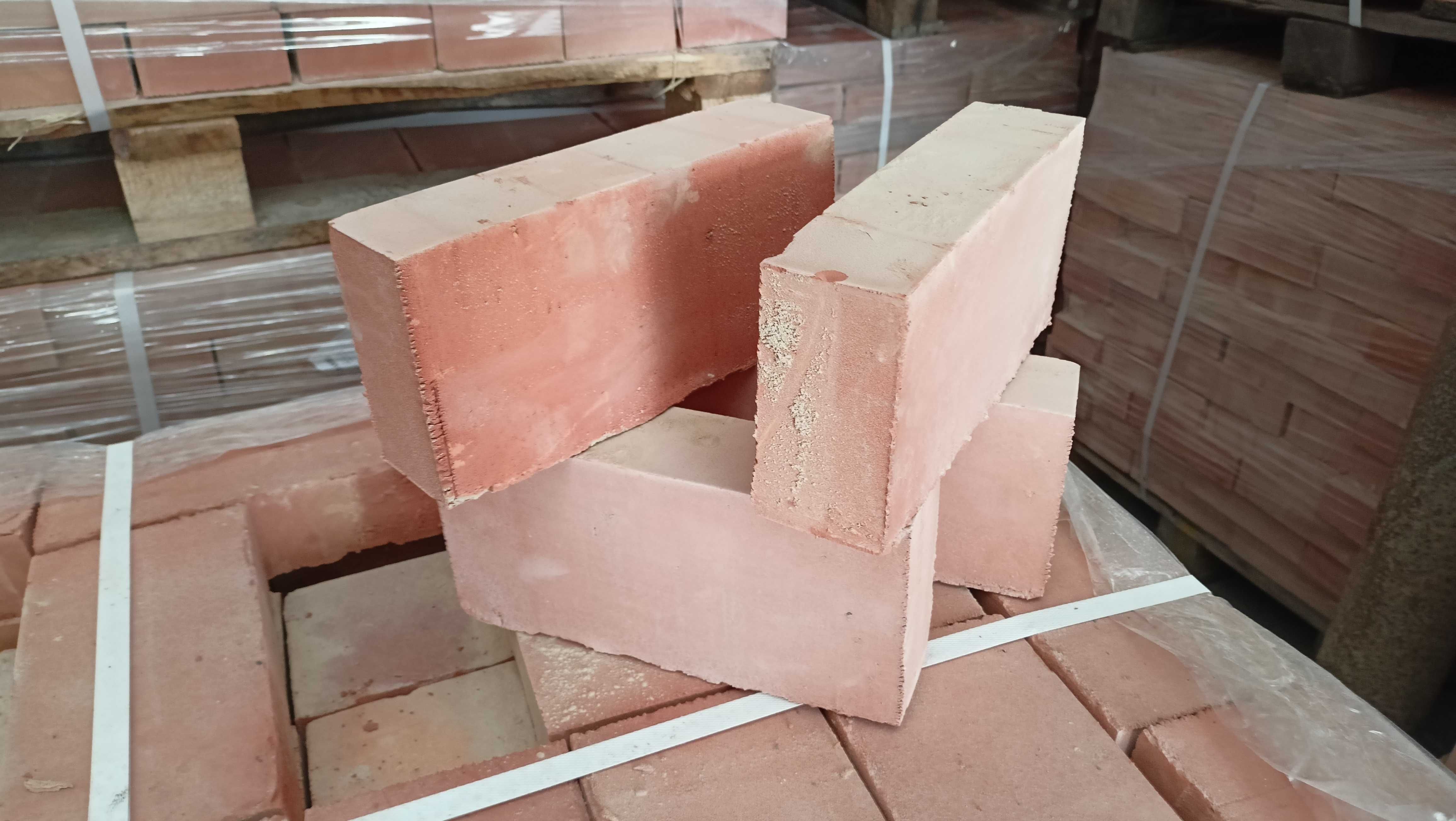 Cegła pełna ceramiczna palona