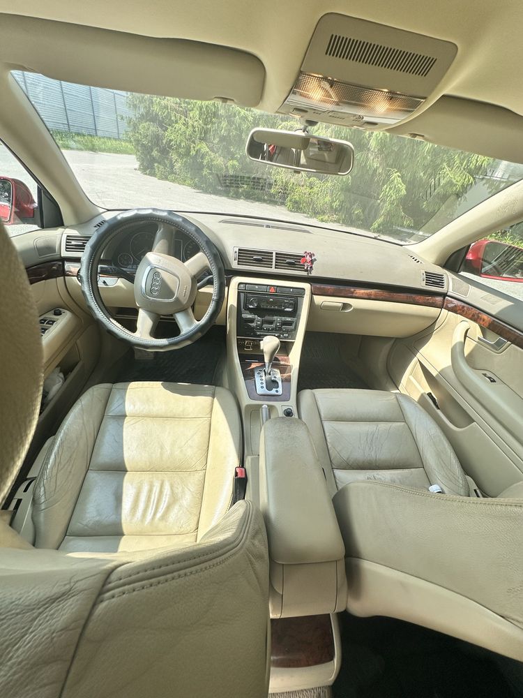 Audi Ауді a4b7 2.0 автомат (не варіатор)