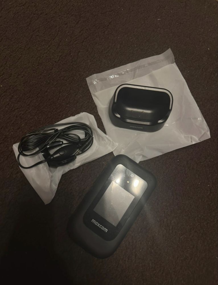telefon maxcom MM827