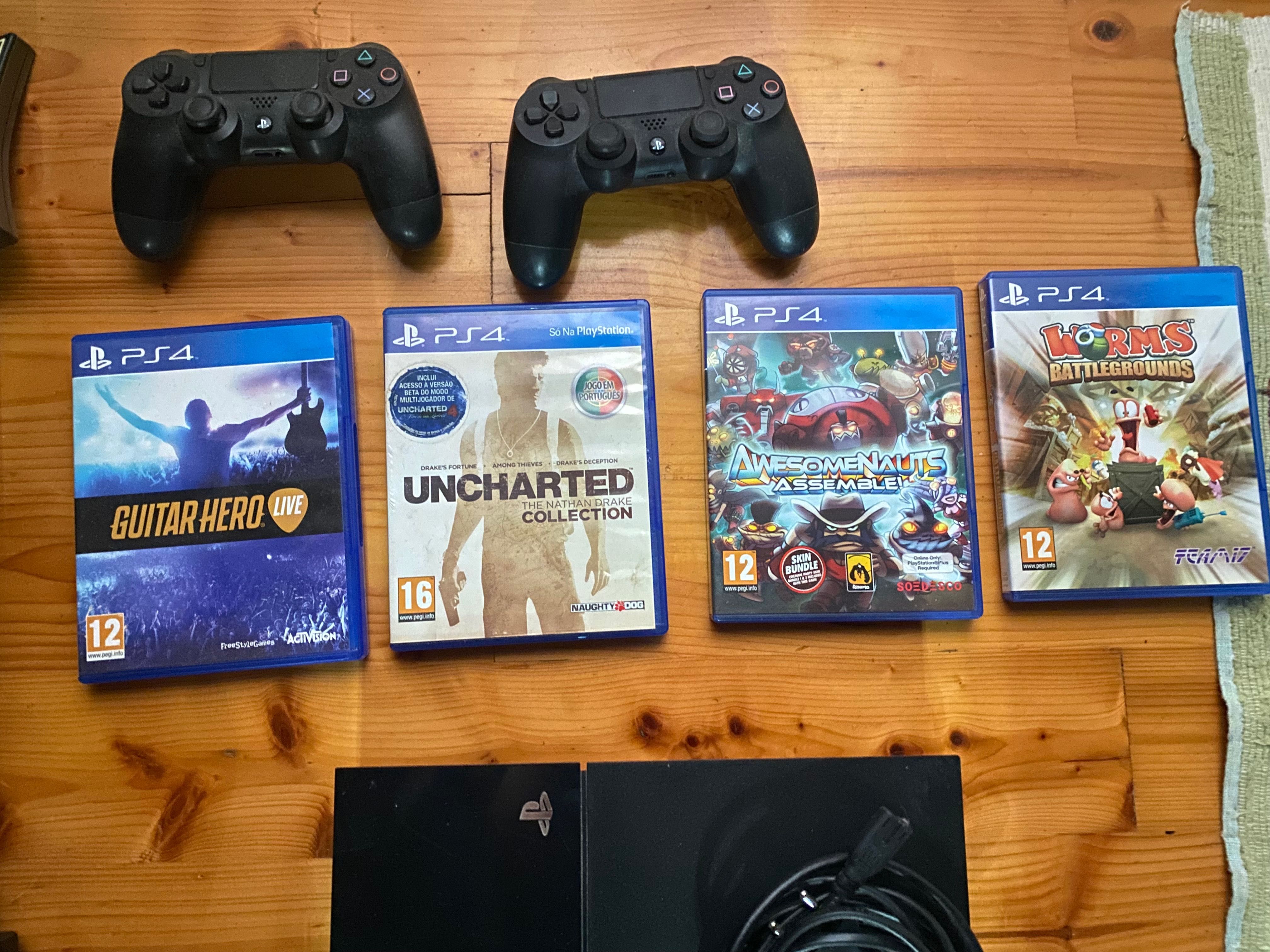 PlayStation 4 Slim com 2 comandos