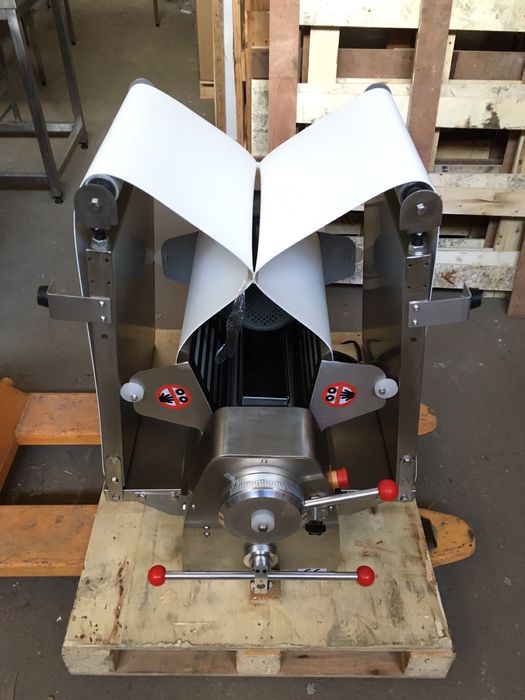 Тісторозкадка Нова Тісторозкаточна  машина настільна