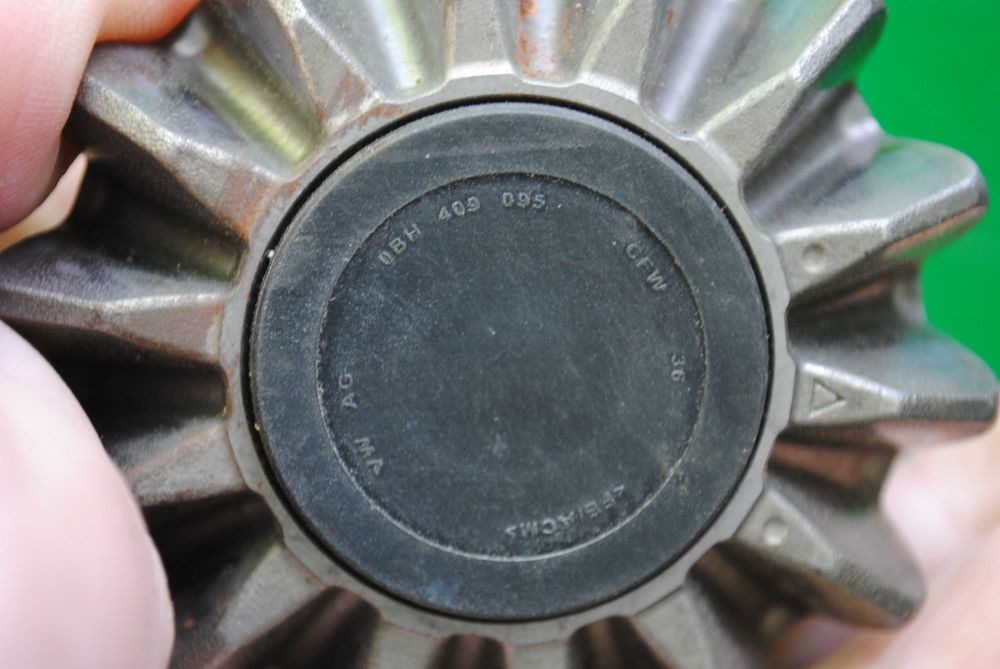 Сателіт диференціала правий DQ500 0BH 0BT DSG OBH409095 VW 409 095