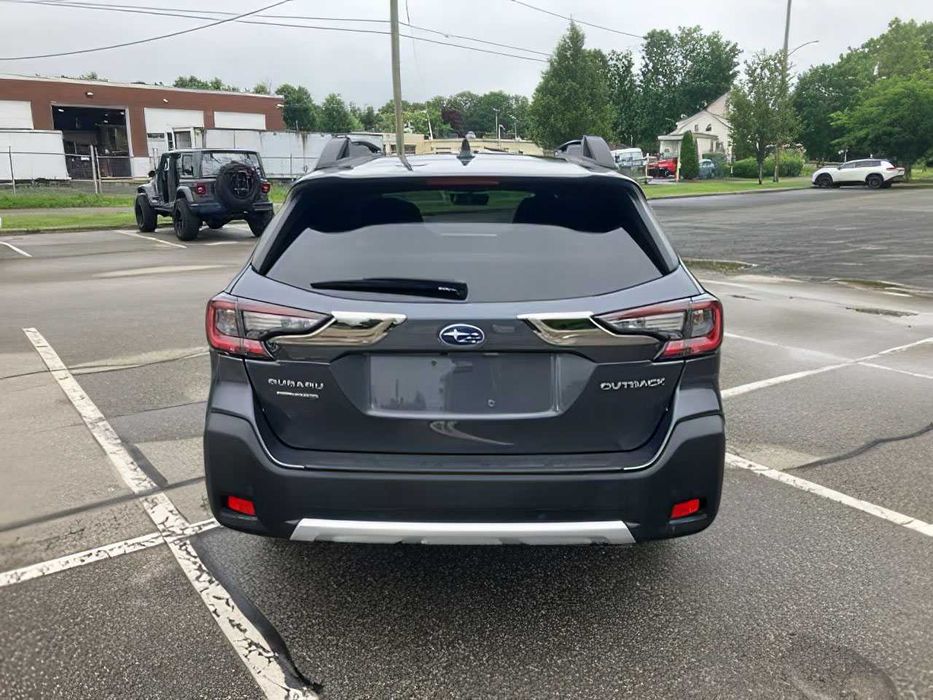 Subaru Outback      2023