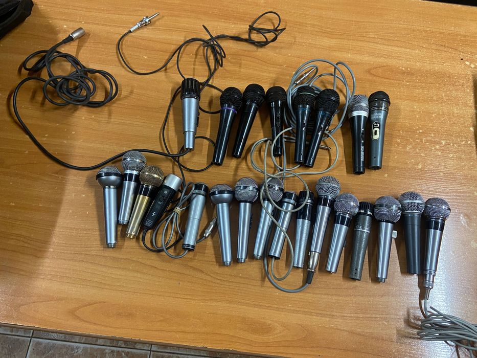 44 мікрофони з USA. Shure, Electro voice, Astatic, Yamaha