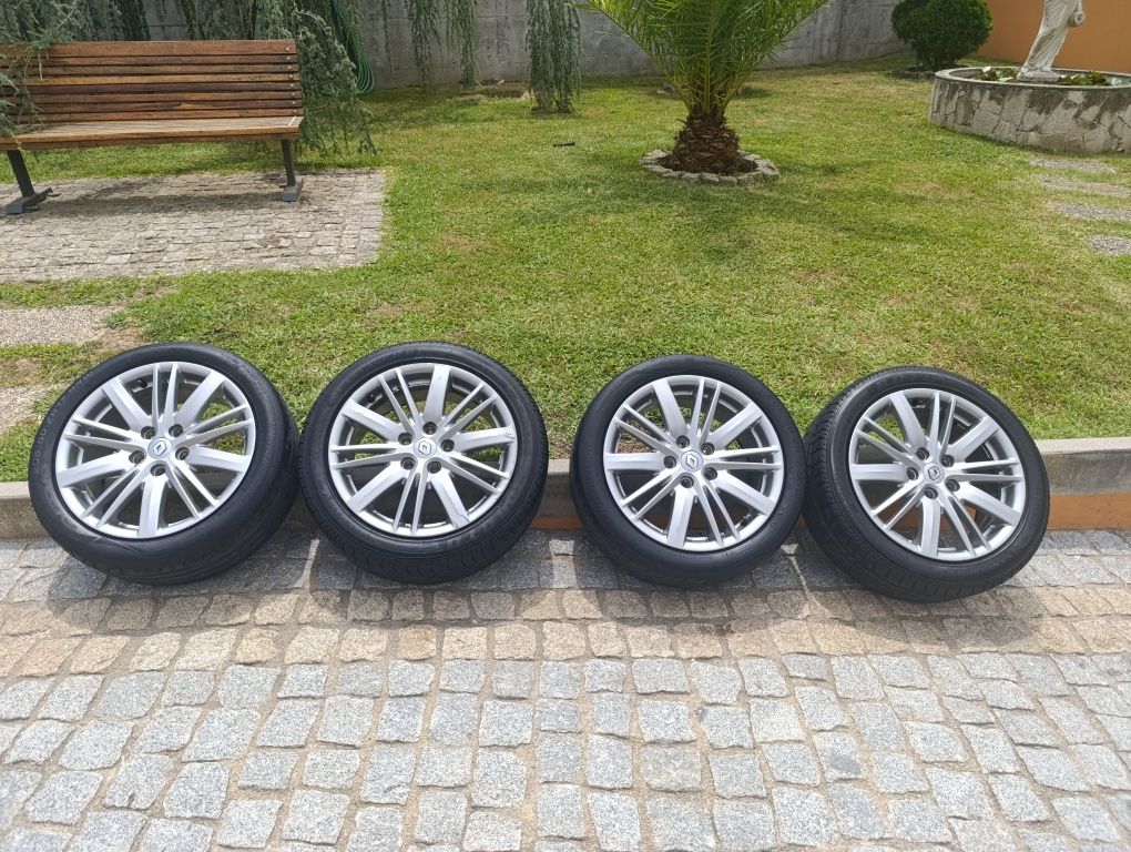 Jantes 17 originais Megane Coupé GT line. Com pneus.