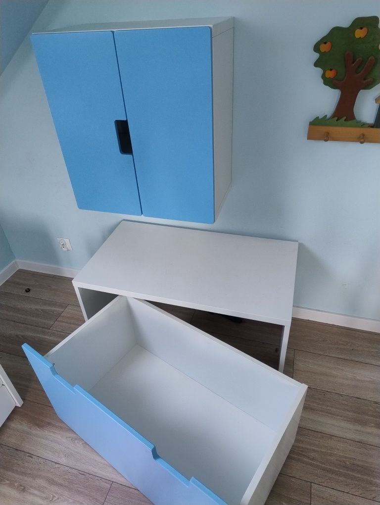 Zestaw mebli dziecięcych Ikea Stuva skrzynia na zabawki z biurkiem