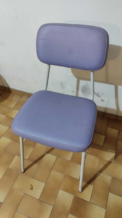 Cadeira de escritório simples