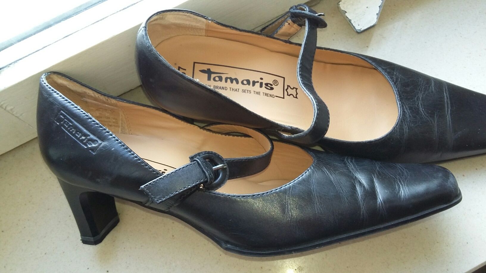 Czarne buty czółenka ze skóry tamaris r.37