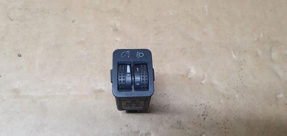 Przełącznik regulacji oświetlenia Golf IV 4 1J0941333A