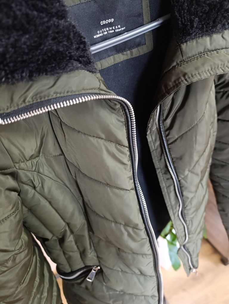 Kurtka puffer z wysokim kołnierzem CROPP S