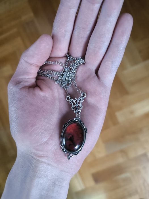 Owalny gotycki naszyjnik vintage