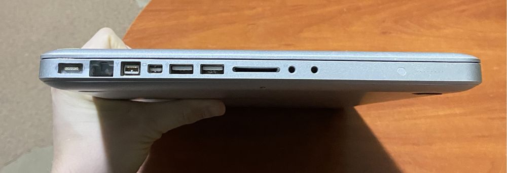 Ноутбук MacBook A1286 15"/ 4GB RAM/320GB HDD/ i5CPU! N2247