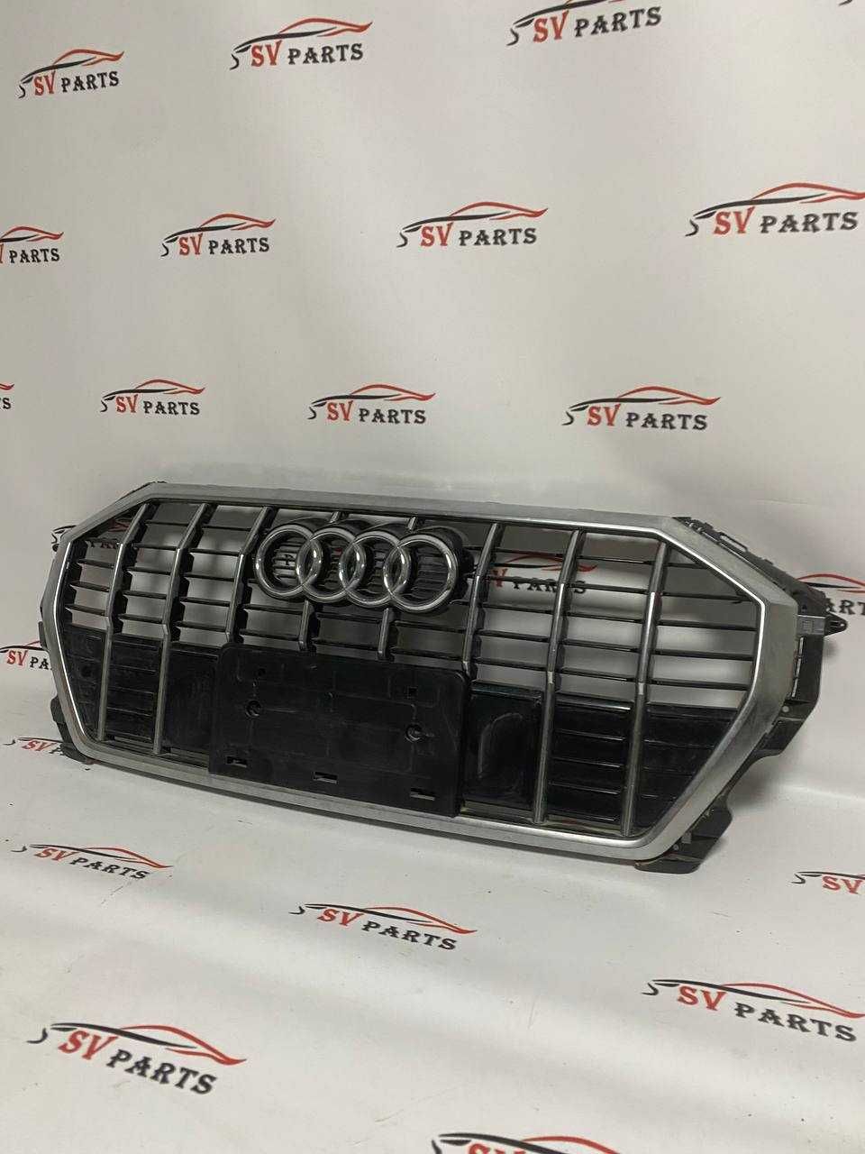 Решітка радіатора Audi Q3