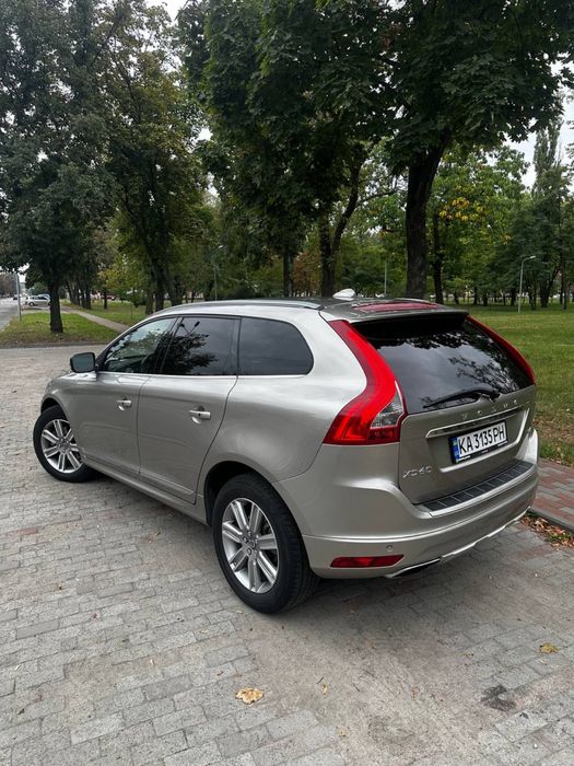 Продам Volvo XC60 2015 року