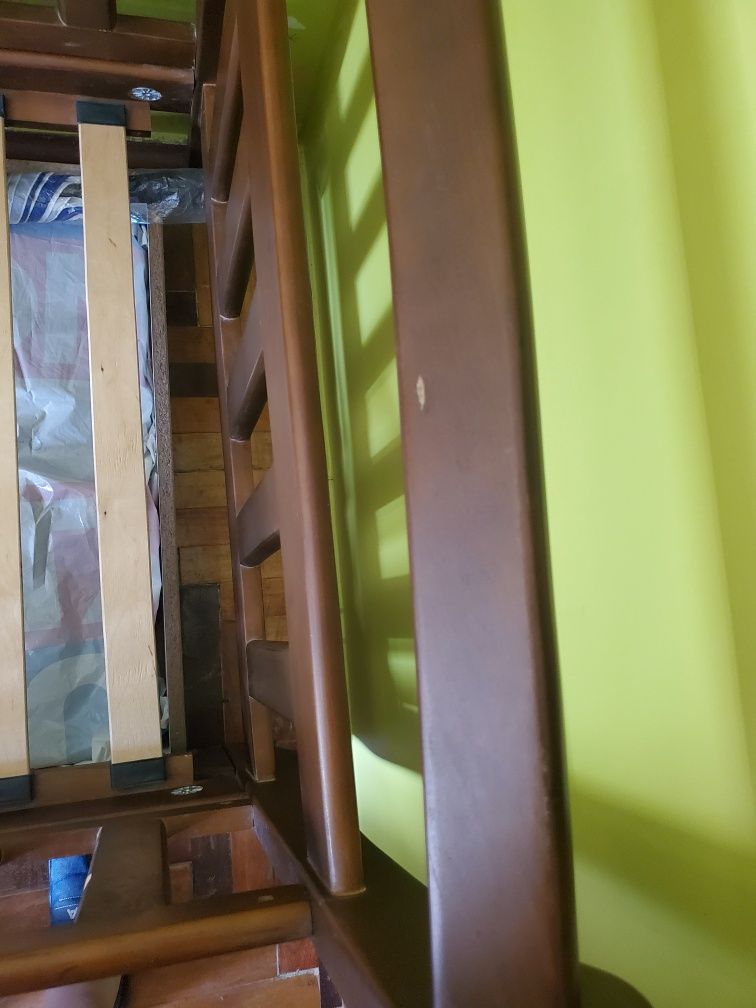 Ліжко дерев'яне одномісне