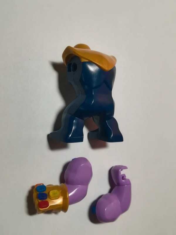 Figurka Lego Thanos z rękawicą