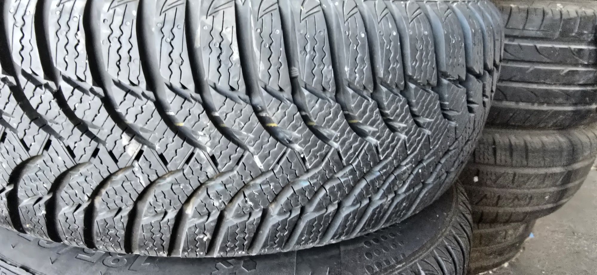 Opony zimowe 185/65/15 Kumho j.nowe