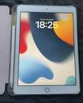 iPad (6. generacji) - różowy