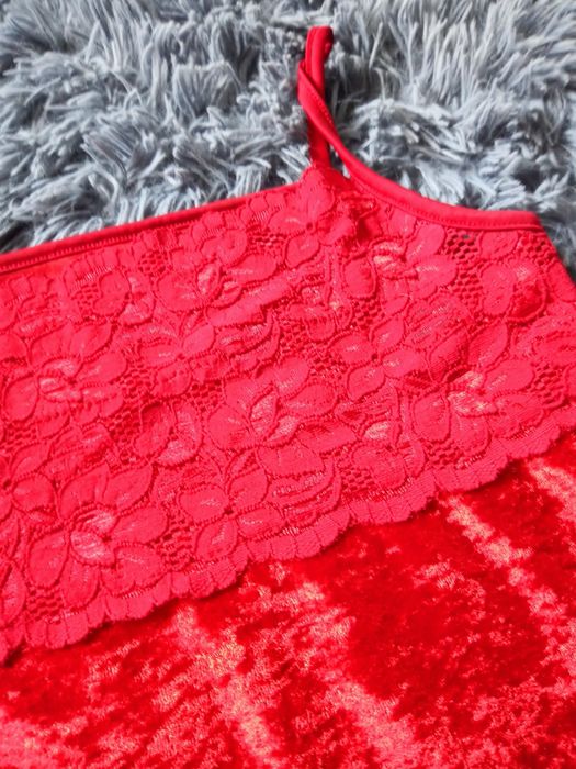Czerwony top koronka welur S XS