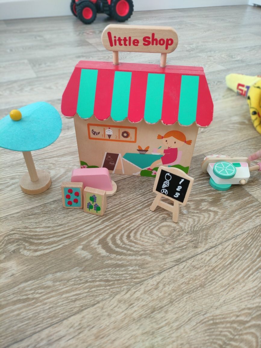 Domek drewniany sklepik
