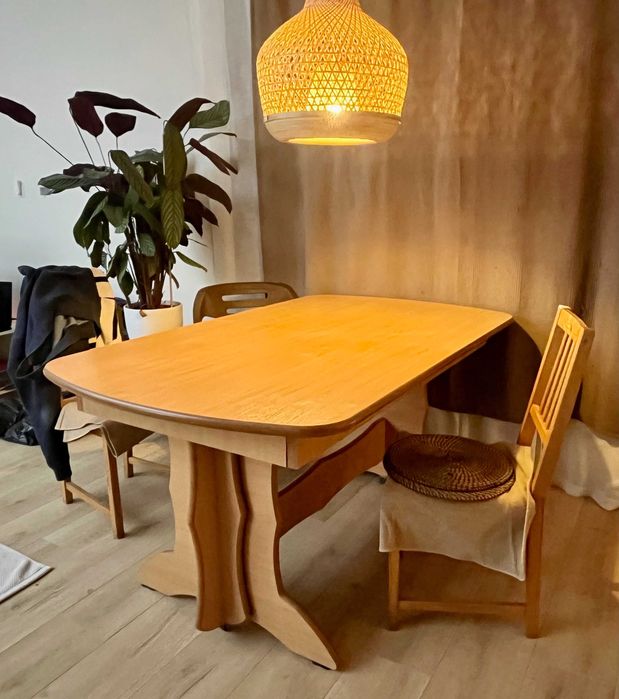 Duży, solidny, rozkładany stół drewniany