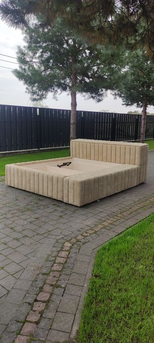 Продам двоспальне ліжко