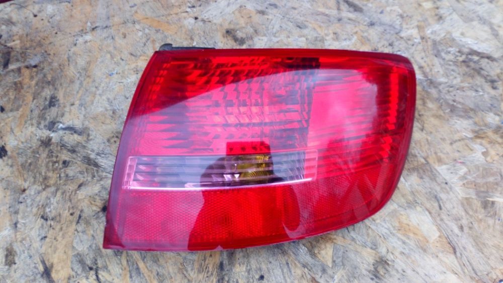 Lampa prawy tył AUDI A6 C6 Kombi EU