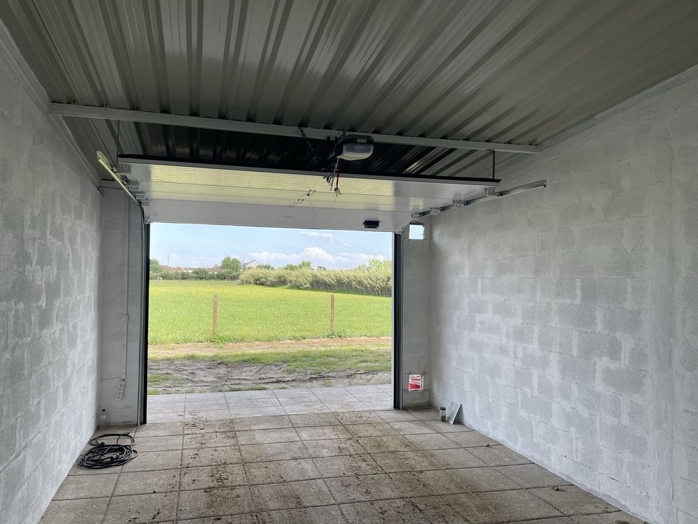 Garagem para alugar - Zona dos Canavias, Evora
