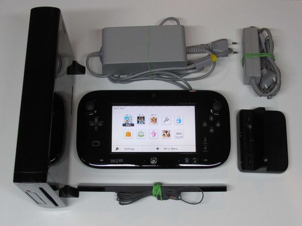 Nintendo Wii U 32 GB Premium - Konsola + akcesoria