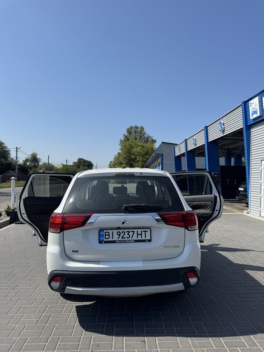 Mitsubishi Outlander III 2016