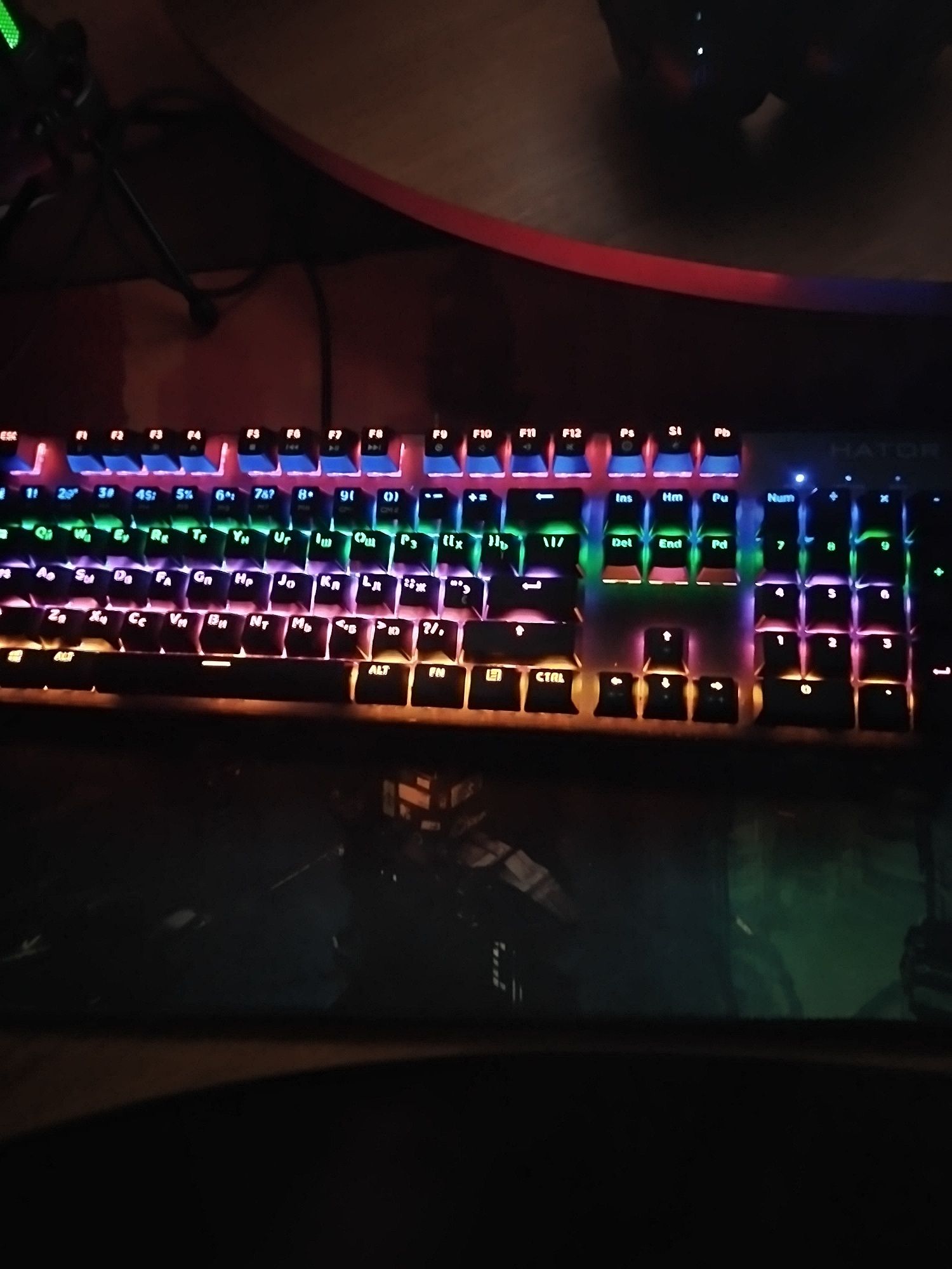 Продам клавіатуру Hator Starfall Rainbow Origin Red до комп'ютера