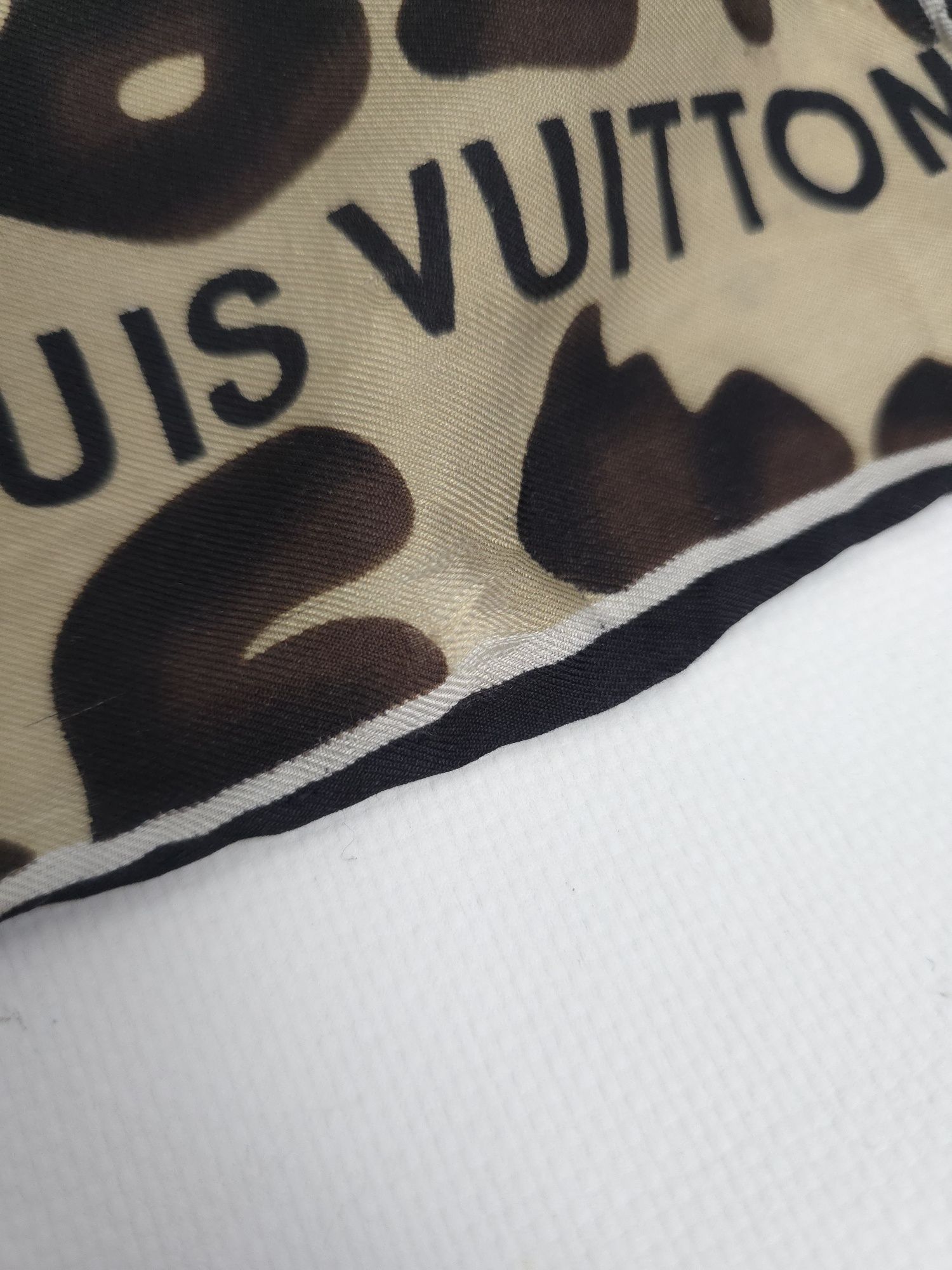 Louis Vuitton chusta jedwabna z monogramem