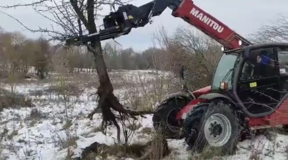 Manitou jcb Викорчовувач корчеватель корчувач