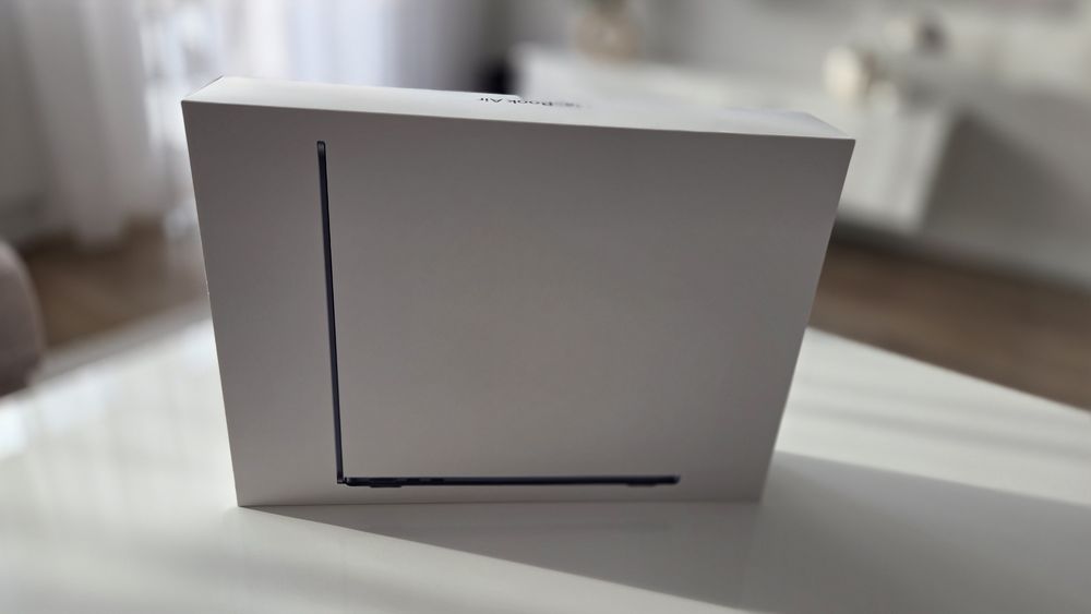 MacBook Air 13" M4 -  16 GB RAM -  256 GB -  Nowy, zaplombowany