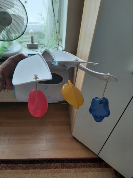 Projektor nad lozeczko