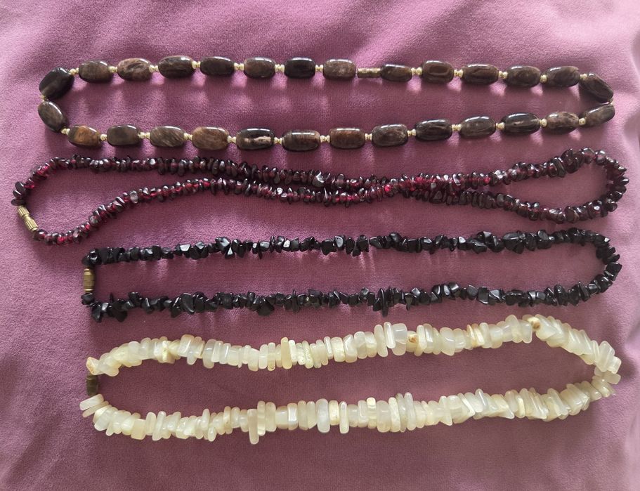 Korale z kamieni szlachetnych