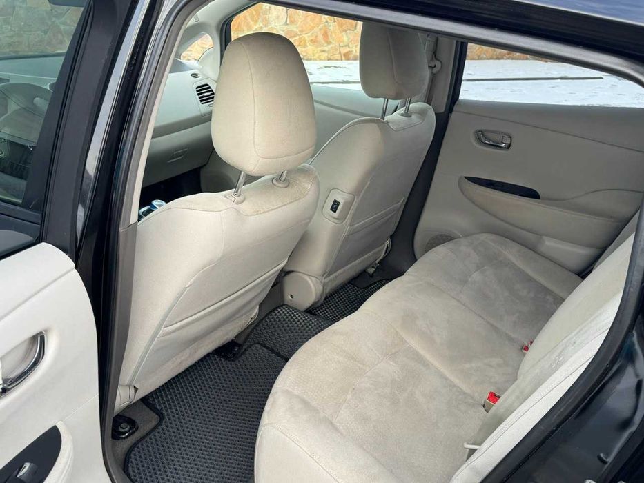 Nissan Leaf 2012 рік