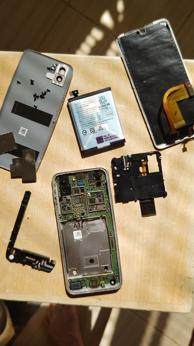 Запчастини смартфон шарп