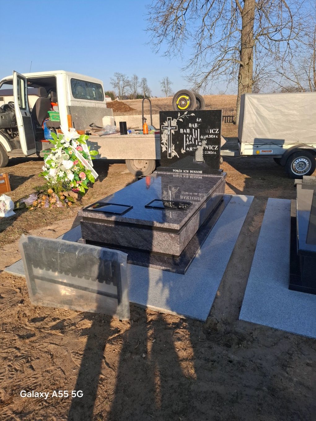 Nagrobki pojedyncze oraz podwójne w atrakcyjnych cenach