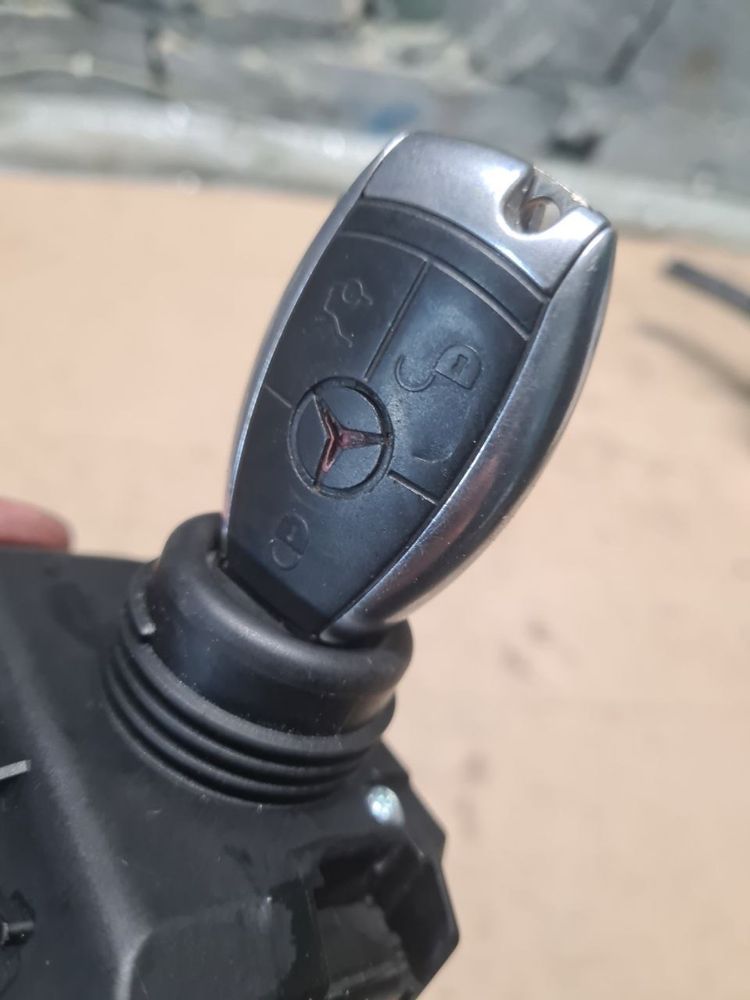 Замок запалення зажигания Mercedes W203 W209 Мерседес 2095450508
