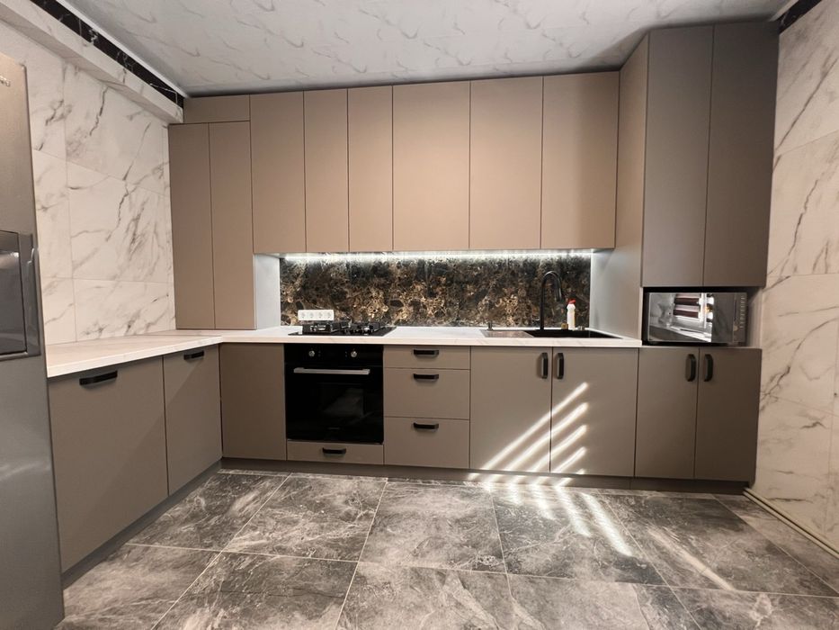 Кухни на заказ,изготовление кухонь по вашим размерам,