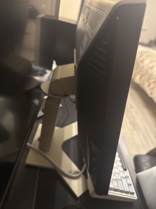 Продам монитор Dell