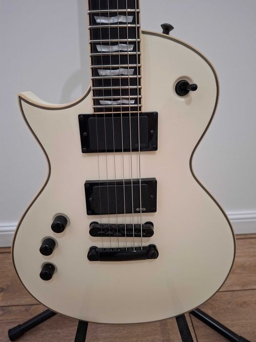 Zamienię leworęczną gitarę ESP LTD EC-401 WH na praworęczną z FR