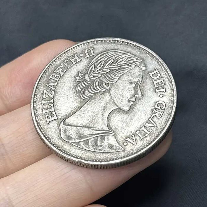 Монета 1953 года Элизабет II Корона  с Лавровым Венком