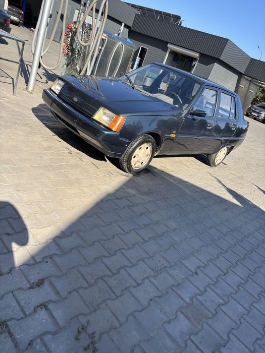 Продам автомобиль ЗАЗ 1103