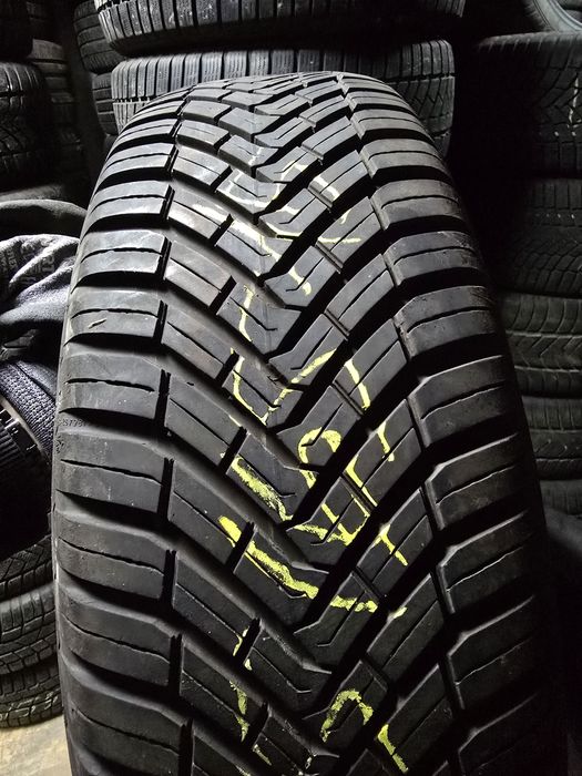 195/65R15 Continental AllSeasonContact