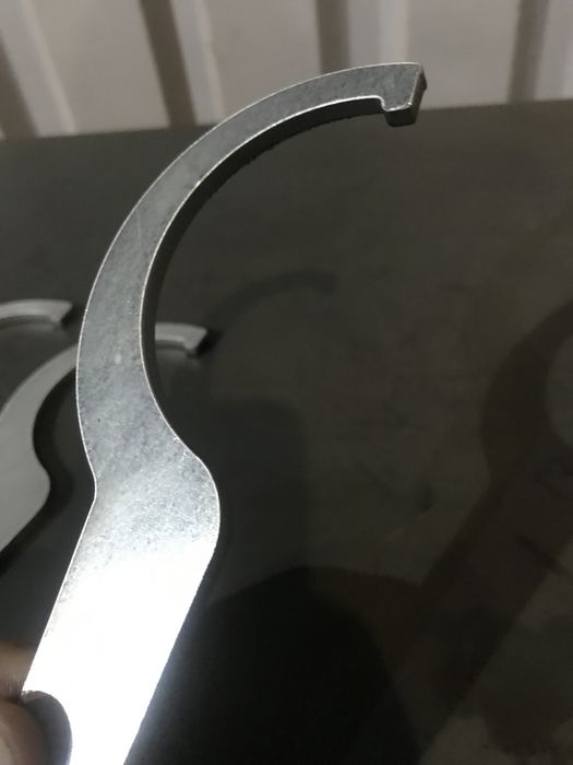 Ключ (винтовой подвески)