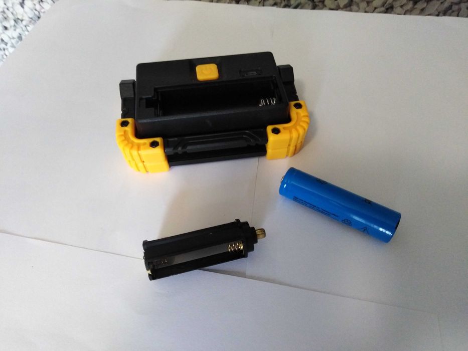 Лампа фонарь переносна акумуляторна ручна біле світло ліхтарик